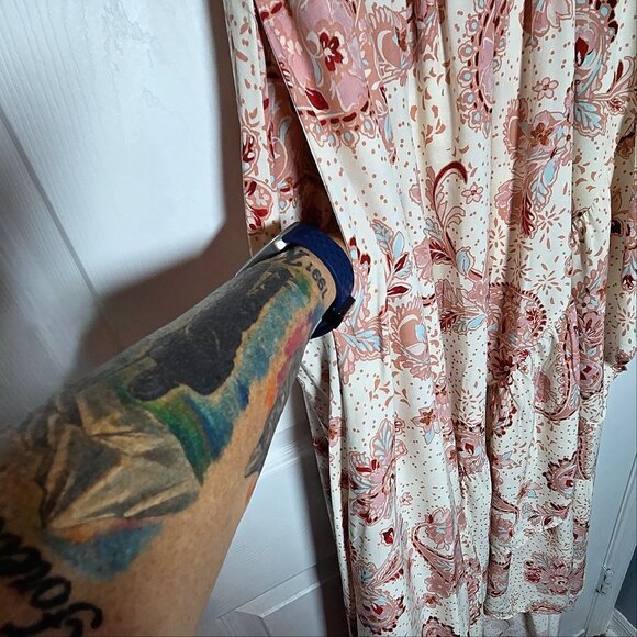 Torrid Maxi Challis Off Shoulder Tulip Hem Dress - Size: 0 (0X – Lg/12) - Picture 3 of 7